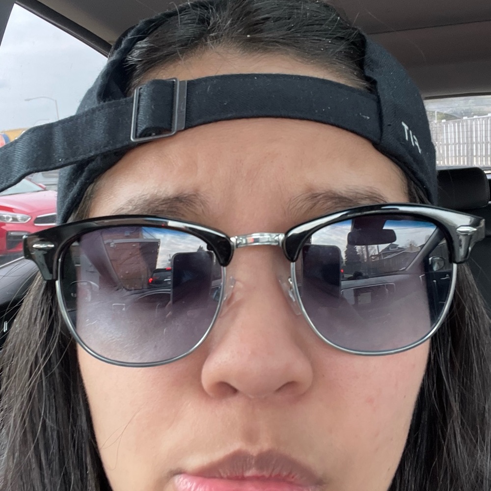 Meet your Posher, Emily